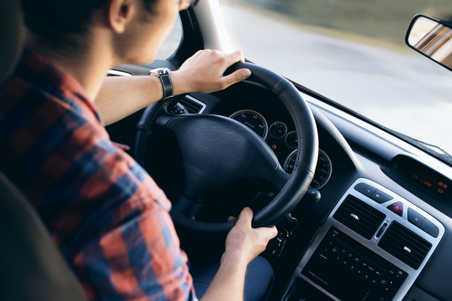 Que savoir de l’assurance auto temporaire pour jeune conducteur ?