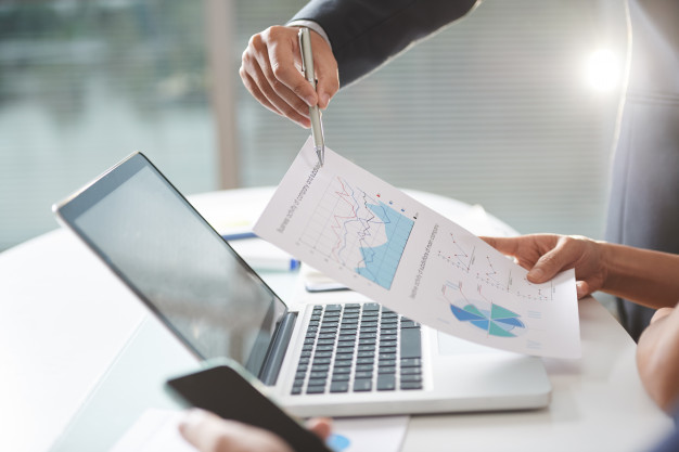 Quelle solution choisir entre SCPI ou l&rsquo;investissement locatif ?