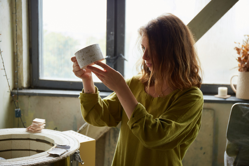 Combien prend Esty en commission pour la ventre de créations ?