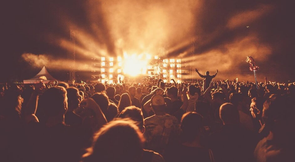 Comment se tenir informé des événements musicaux de ma région ?