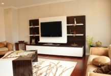 Meuble TV dans petit salon : comment bien le choisir ?