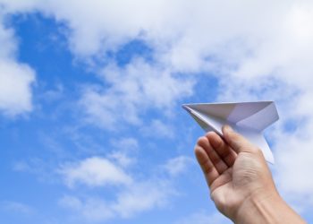 Maîtriser l'art de la fabrication d'un avion en papier