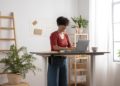 Bureau réglable en hauteur : une alternative pour prévenir les TMS