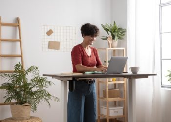 Bureau réglable en hauteur : une alternative pour prévenir les TMS