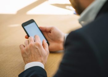 Comment renforcer la communication de votre entreprise grâce au SMS professionnel ?