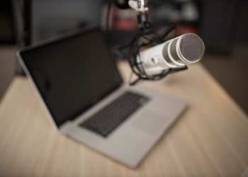 Quel est le meilleur générateur de voix off féminine ?